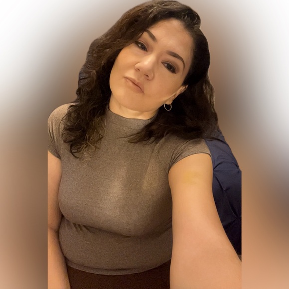 Meet your Posher, Anaida - Picture 1 of 1